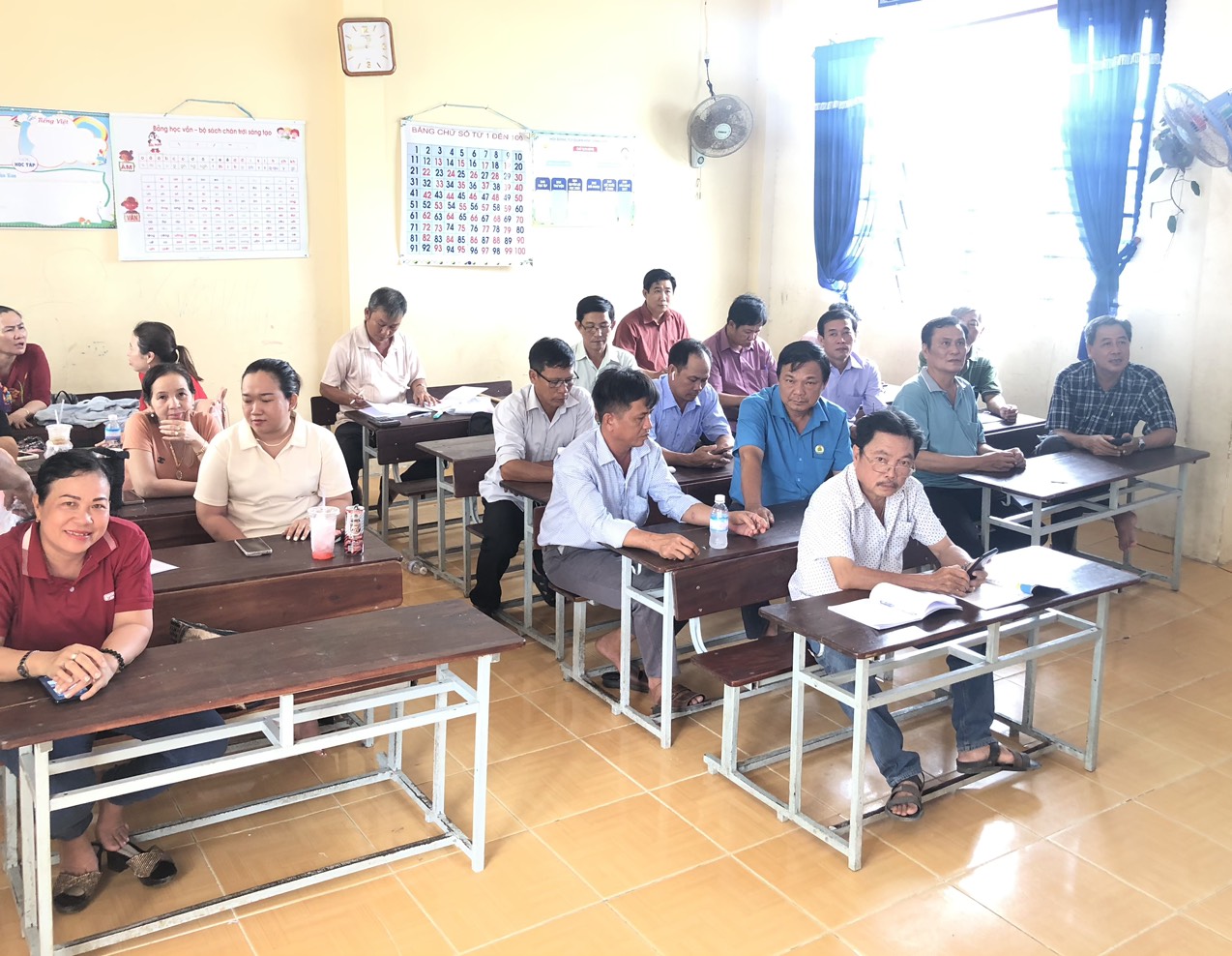 Cán bộ, giáo viên trường TH Mỹ Hương A tham gia tập huấn Sách giáo khoa Lớp 5